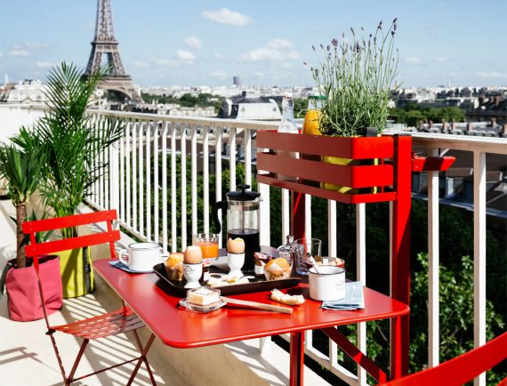 Bistro balcony table in Poppy