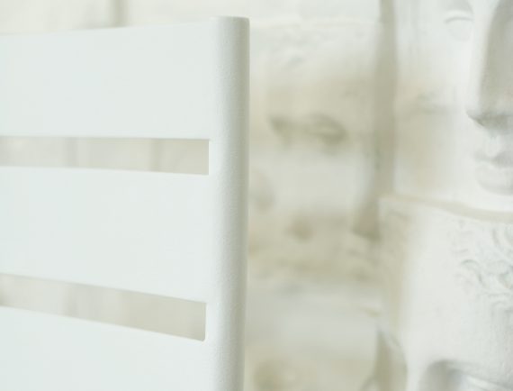 Facto chair in Cotton white