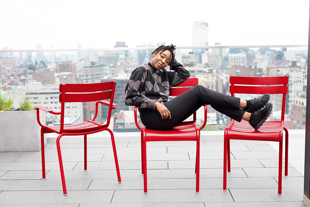 Luxembourg armchairs and chair in Poppy