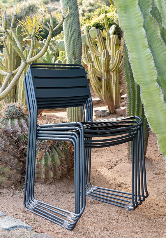 Surprising chair in Anthracite