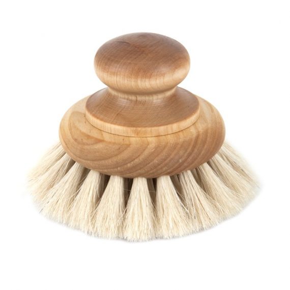 Bath brush with knob; oil treated birch, horsehair