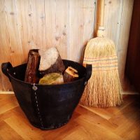 Recycled tyre bucket