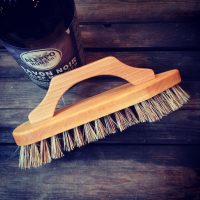 Scrubbing brush