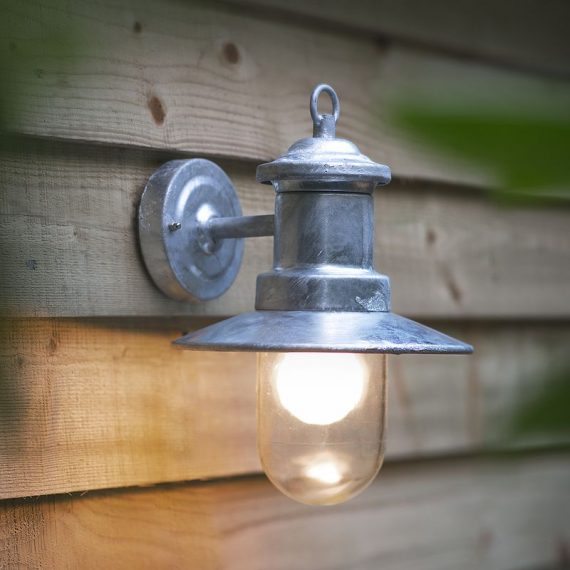 St Ives ship's light