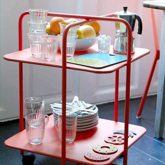 Alfred pedestal table