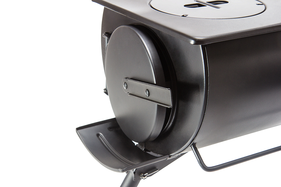 The door to the Loki stove has a catch that allows it to be positioned partly open to allow air flow The door to the Loki stove has a catch that allows it to be positioned partly open to allow air flow