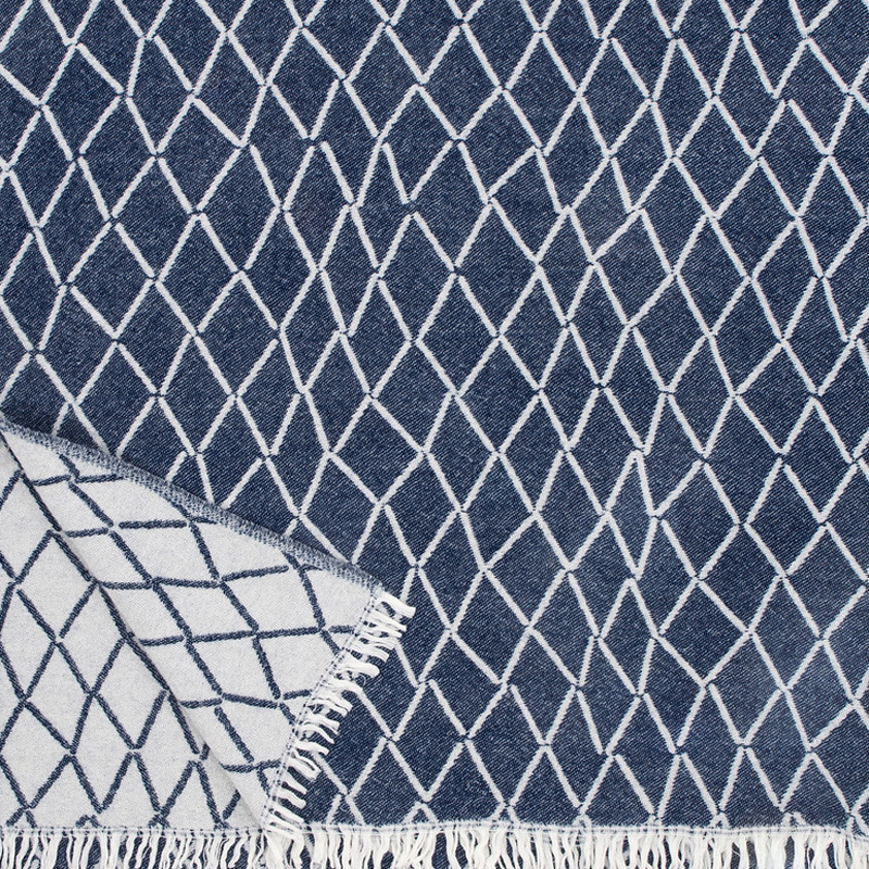 Eskimo blanket in Blueberry