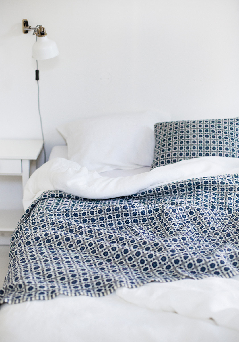 Corona Duo blanket in Grey/Rainy Blue