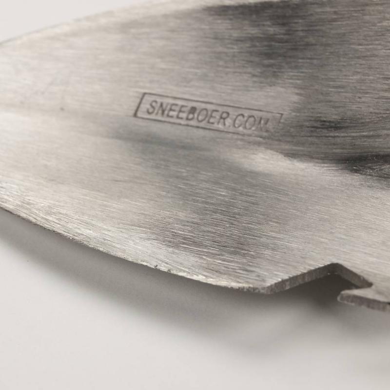 Sneeboer transplanting trowel with bottle opener