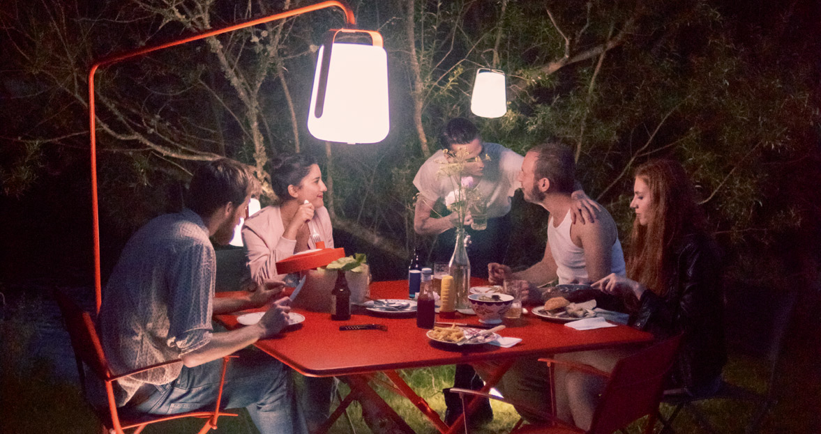 Balad LED lamp 38cm, Plein Air chairs, Caractère table