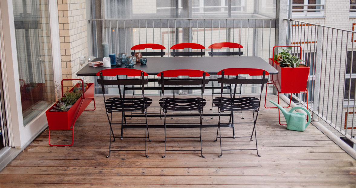 Caractère rectangular table in Russet