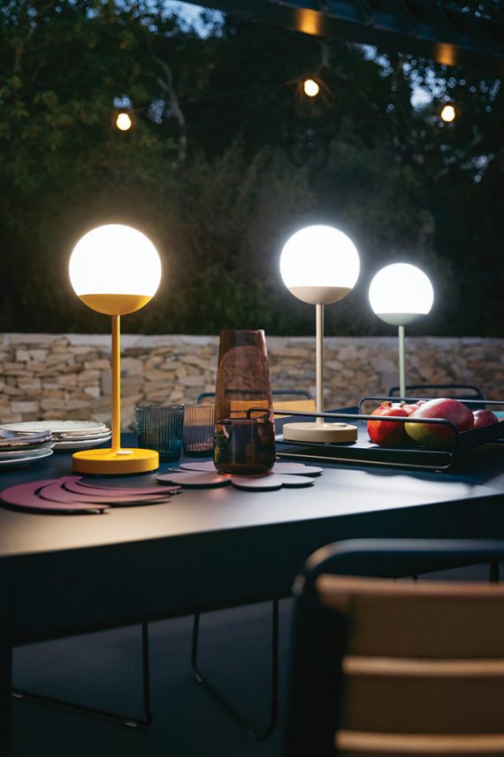 Mooon! lamp in Honey, Nutmeg and Cactus