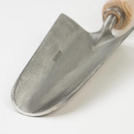 Flowerbed trowel by Sneeboer