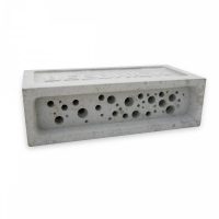 Bee Brick in Natural, Off White concrete