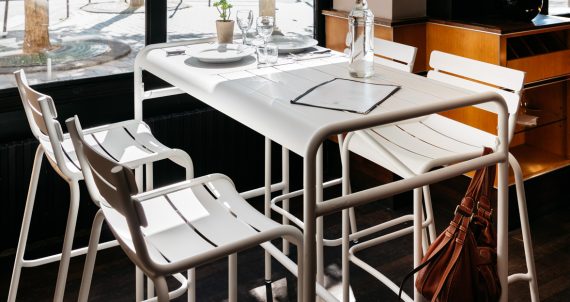 Luxembourg high chairs and Luxembourg high table in Cotton White