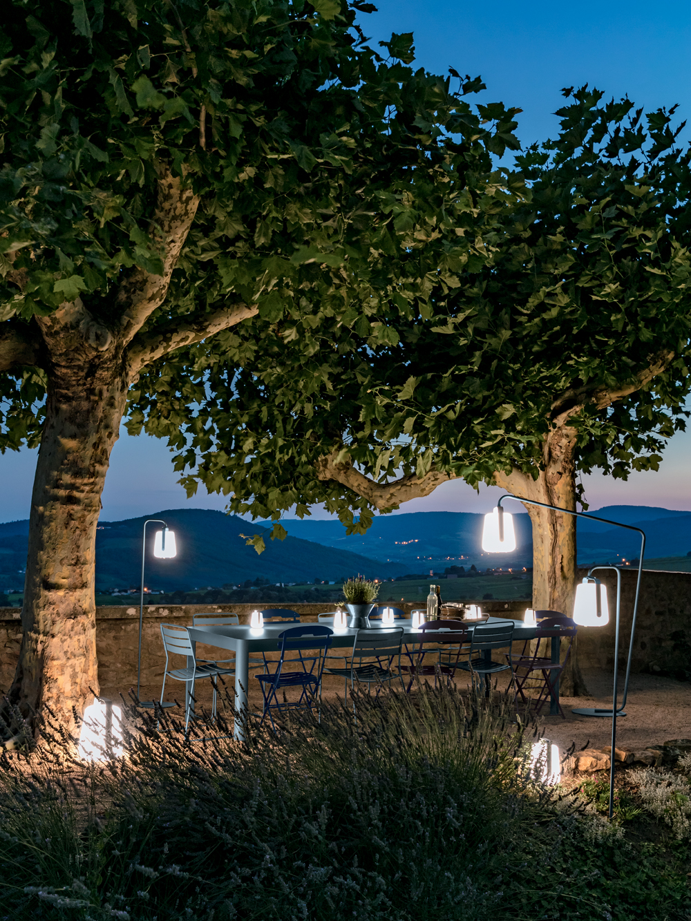 Balad lamp and stands, Ribambelle table and Surprising chairs in Storm Grey