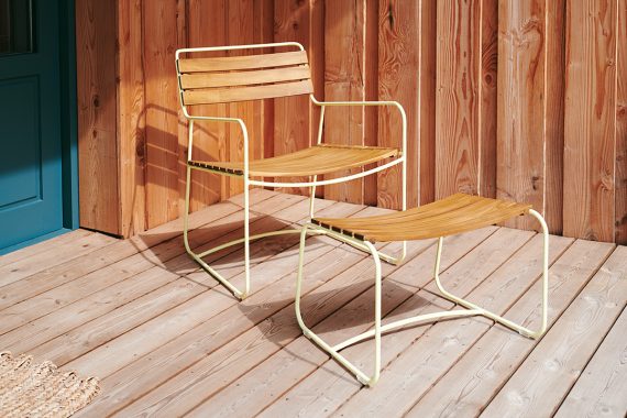 Surprising low armchair teak and Surprising footstool teak, both in Frosted Lemon