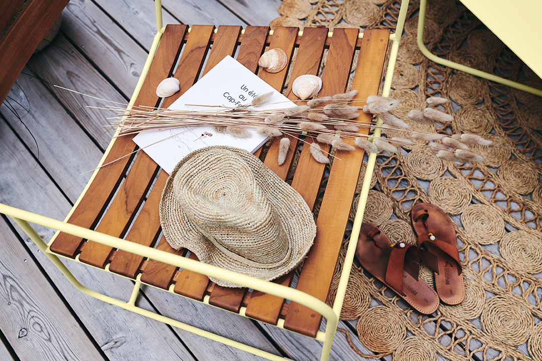 Surprising footstool teak in Frosted Lemon