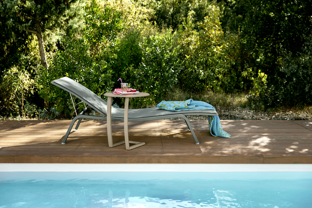 Alizé sun-lounger XS and offset low table