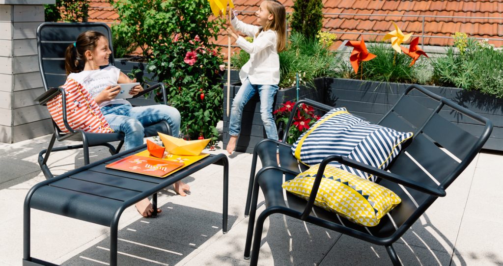 Luxembourg large low table/garden bench from le petit jardin