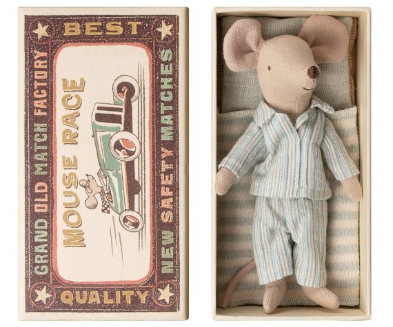 Big brother mouse in PJs