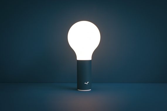Aplô lamp in Acapulco Blue