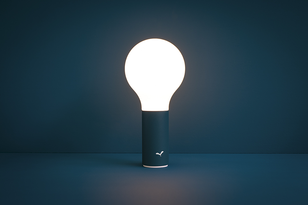 Aplô lamp in Acapulco Blue Aplô lamp in Acapulco Blue