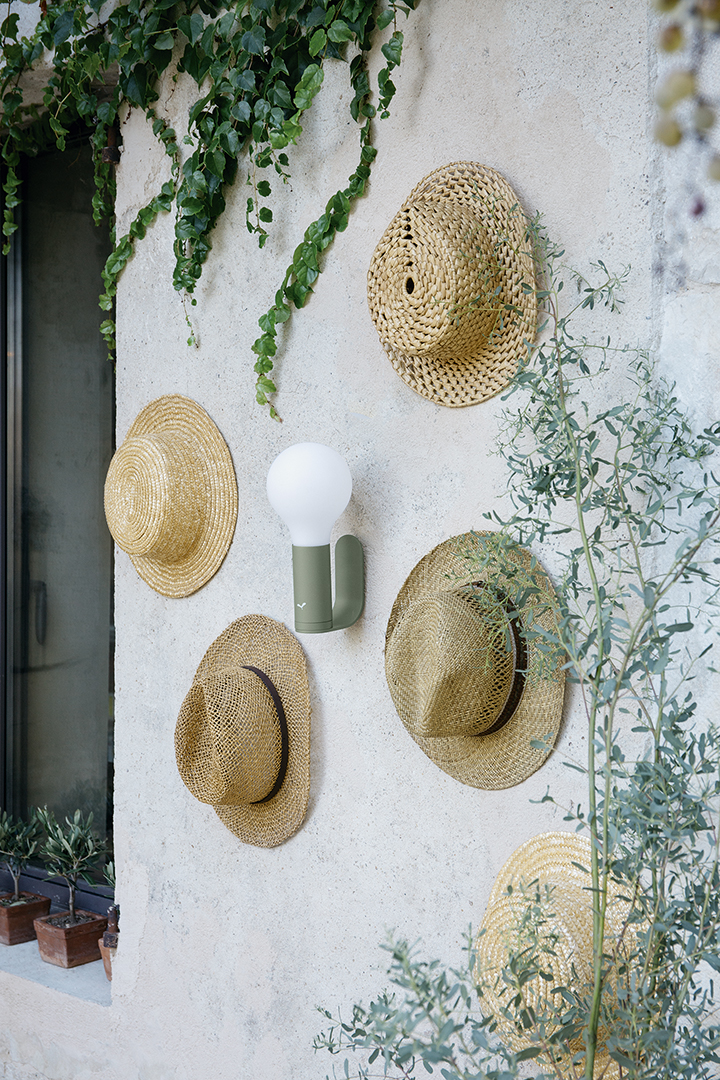 Aplô lamp and bracket in Cactus Aplô lamp and bracket in Cactus