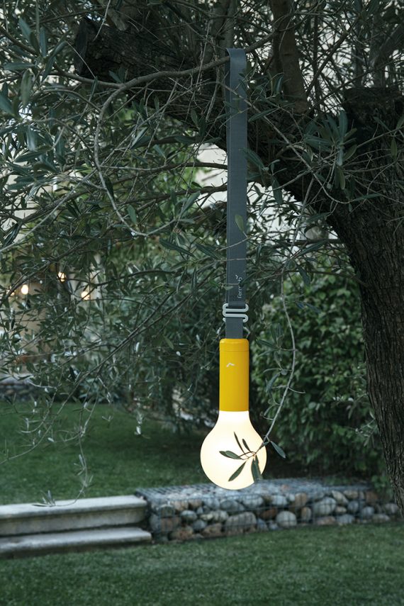 Aplô lamp and strap in Honey
