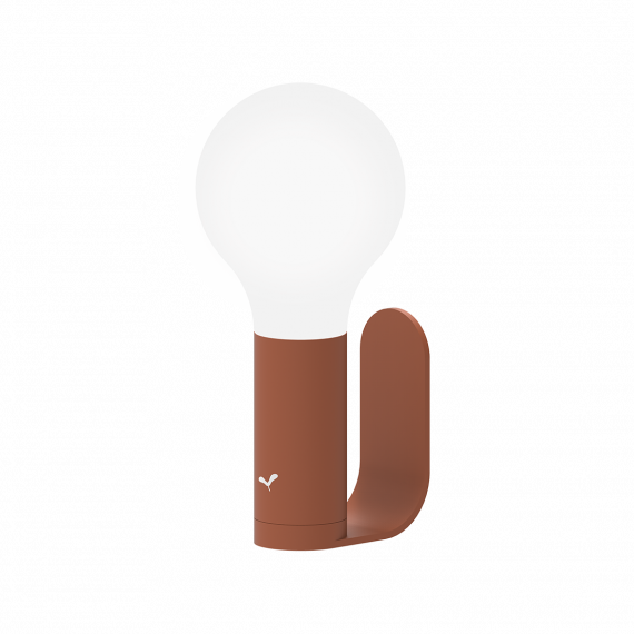 Aplô bracket (with lamp) in Red Ochre