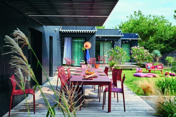 Cadiz chairs and Ribambelle table