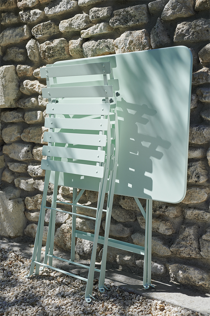 Bistro table 117 cm × 77 cm and Bistro chairs in Iced Mint