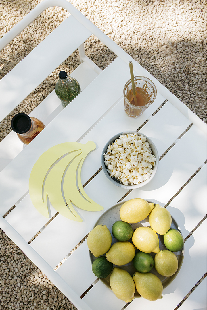 Luxembourg low wheeled table in Cotton White