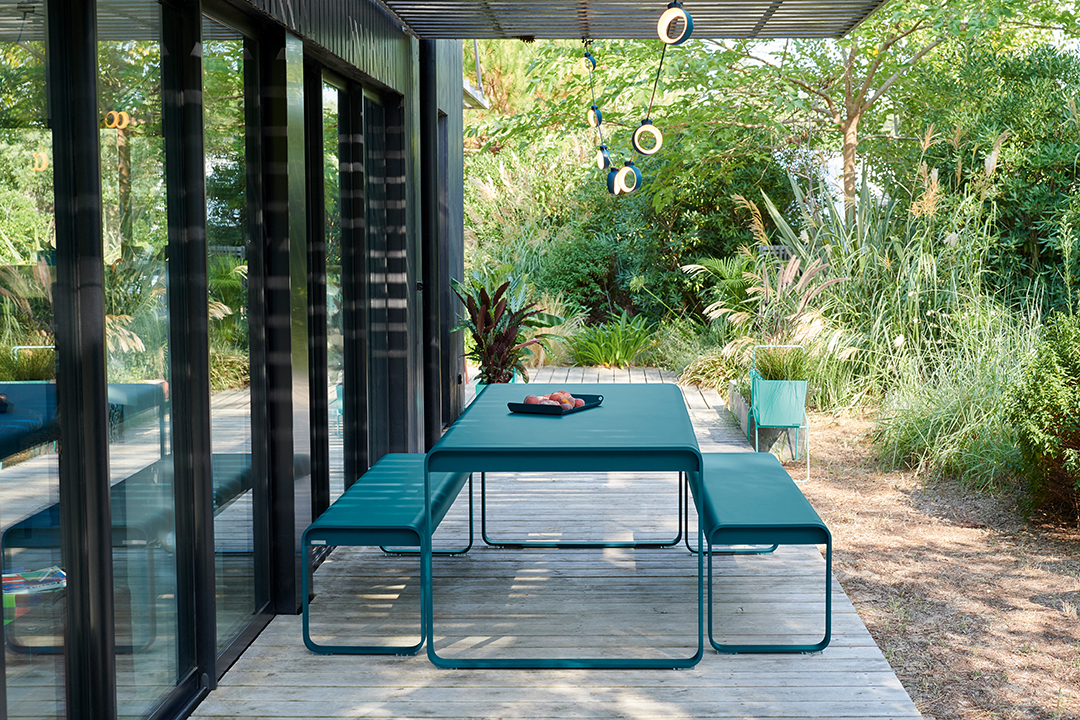 Bellevie table and Bellevie benches in Acapulco Blue