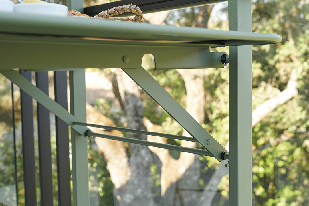 Bistro folding balcony table in Cactus Bistro folding balcony table in Cactus