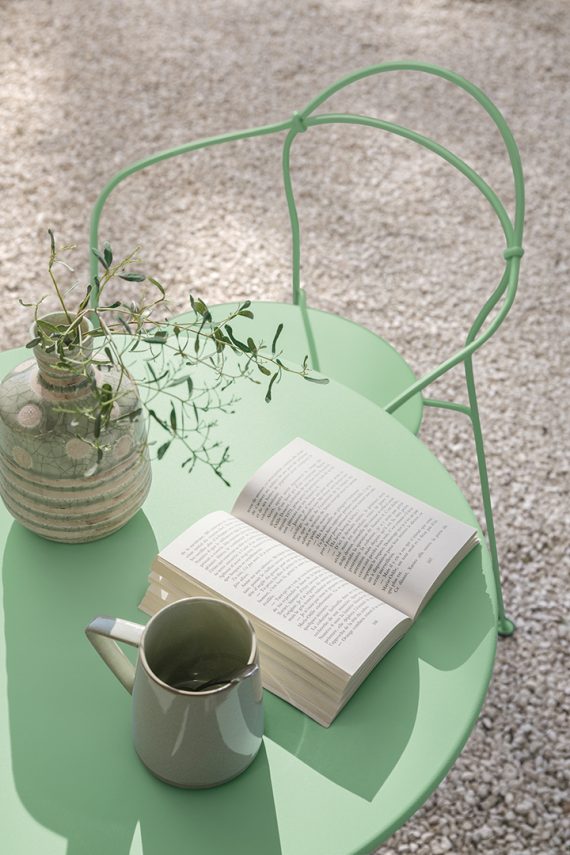 Airloop chair and table in Opaline Green