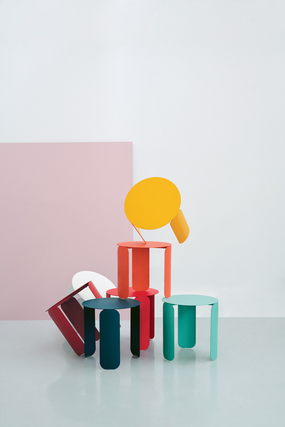 Bebop tables in various colours Bebop tables in various colours