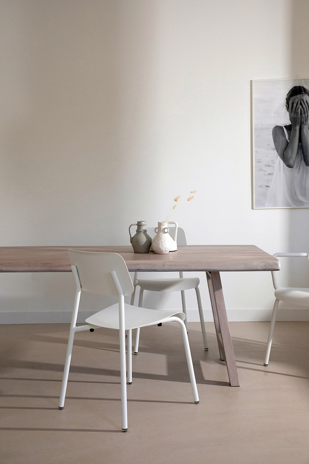 Studie chairs in Cotton White Studie chairs in Cotton White