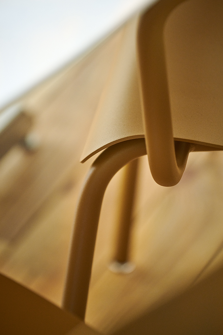 Studie chair in Gingerbread (D2) Studie chair in Gingerbread (D2)