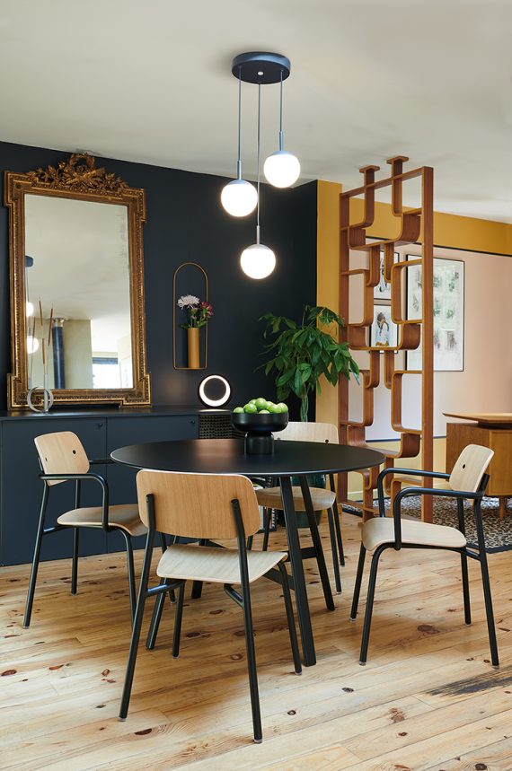 Studie oak chairs and armchairs and So'o table in Liquorice