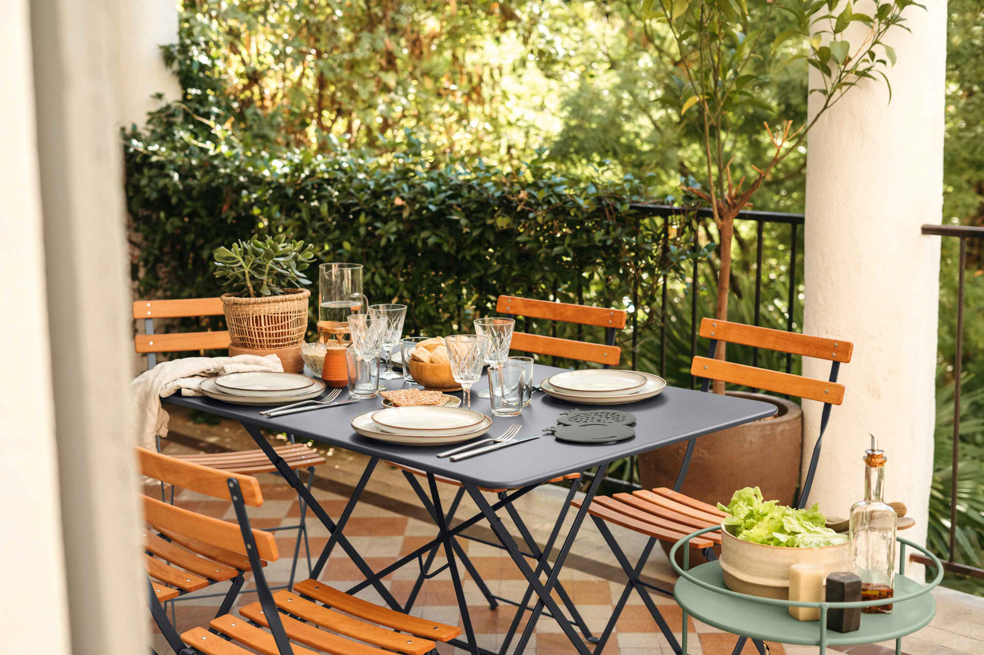 Bistro table and Bistro Natural chairs