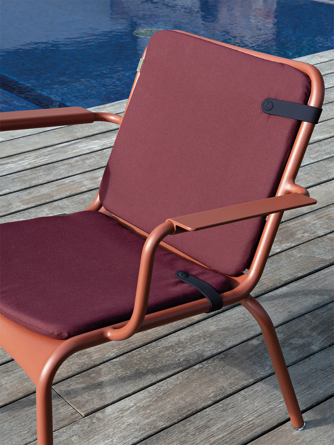 Luxembourg lounge chair in Red Ochre (20)