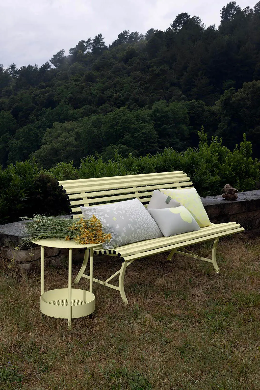 Louisiance bench and Salsa side table in Frosted Lemon (A6)