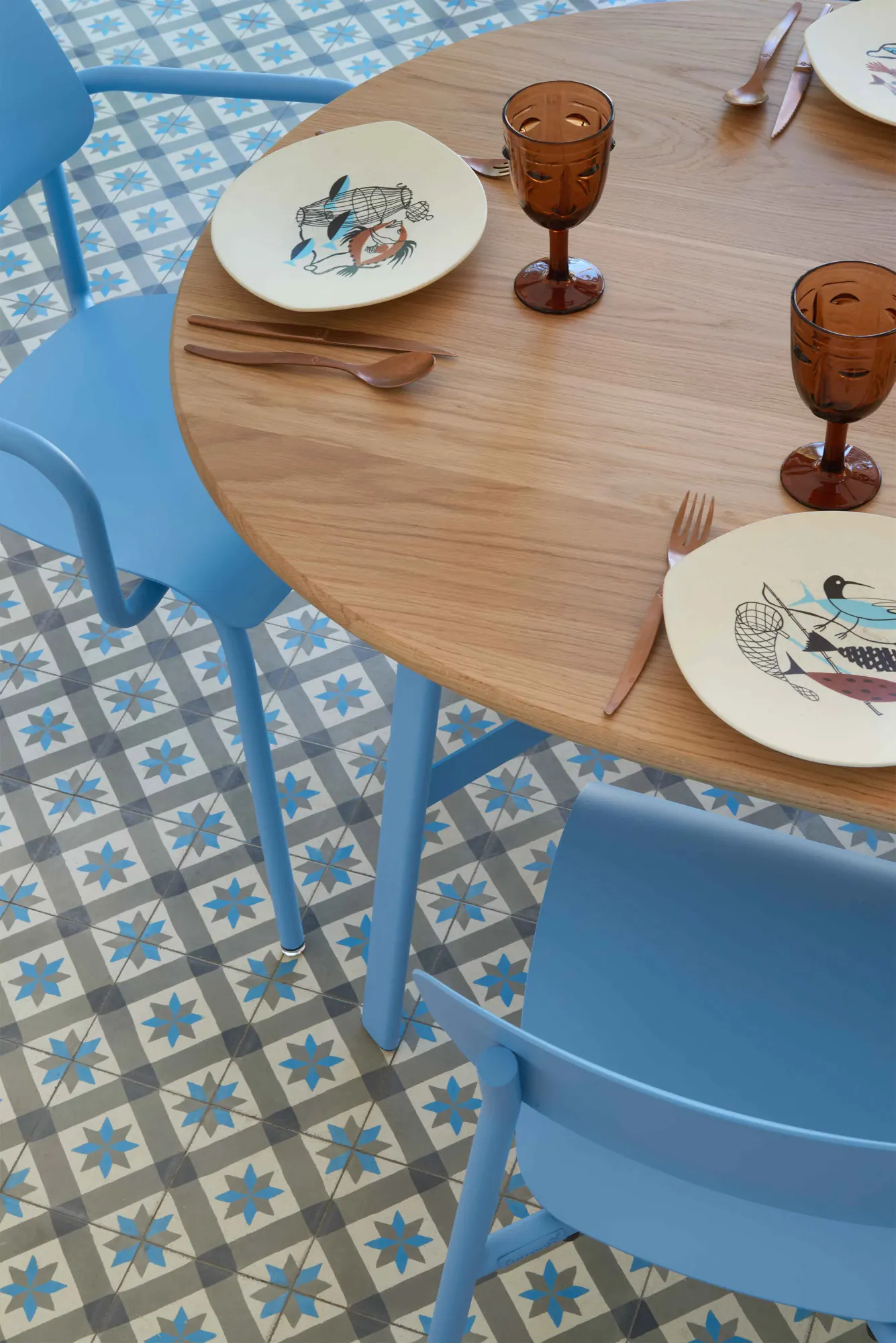 Studie chairs in Maya Blue (E1)